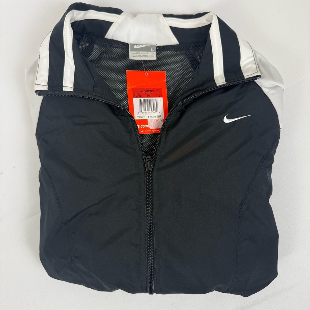 NEW Nike Windbreaker Jacket Size Large‎ Women’s Black Lightweight Style 245526